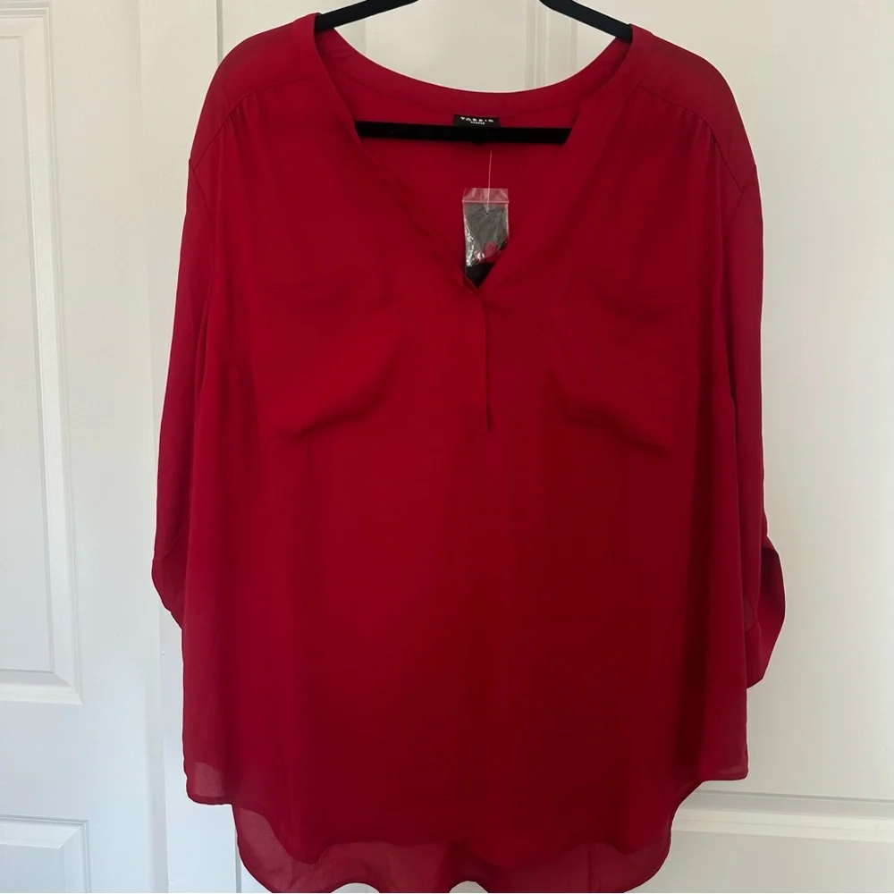 NWT! Torrid (2X) “Harper” Red V-Neck 3/4 Sleeve Flowy Top - Picture 2 of 10